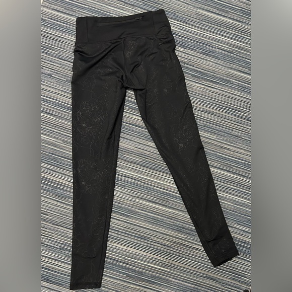 Adidas Small Climawarm Black Floral Embossed Winter Tights - Picture 5 of 8